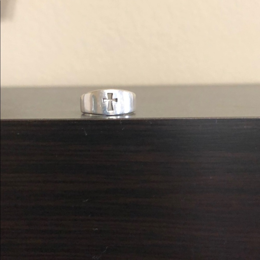 Authentic James Avery ring GREAT CONDITION